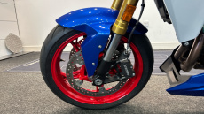BMW F900 R